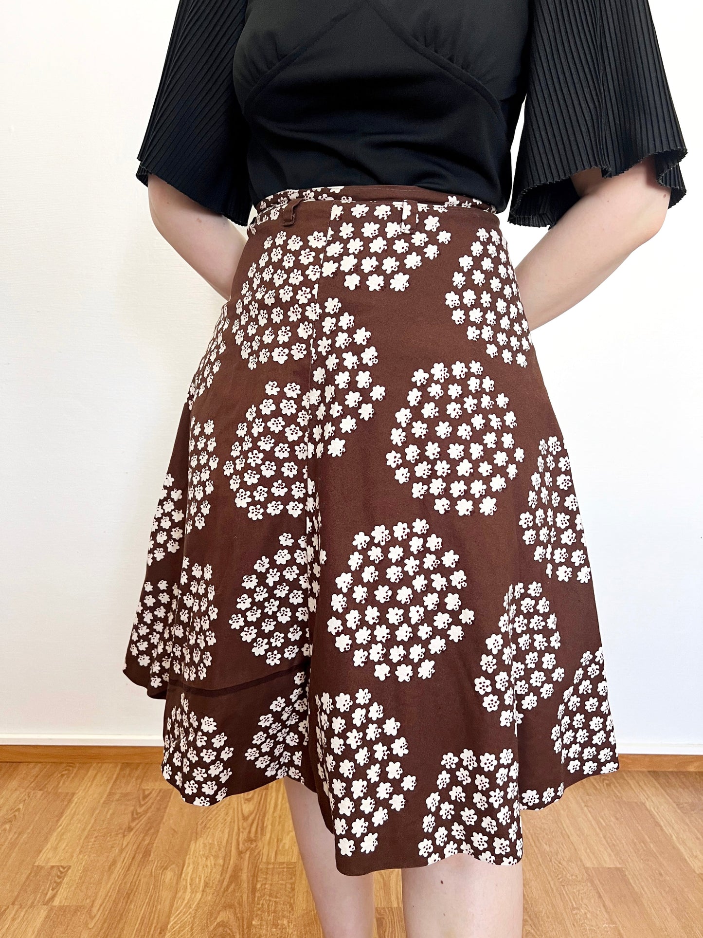 Brown and white flower skirt, Size XS