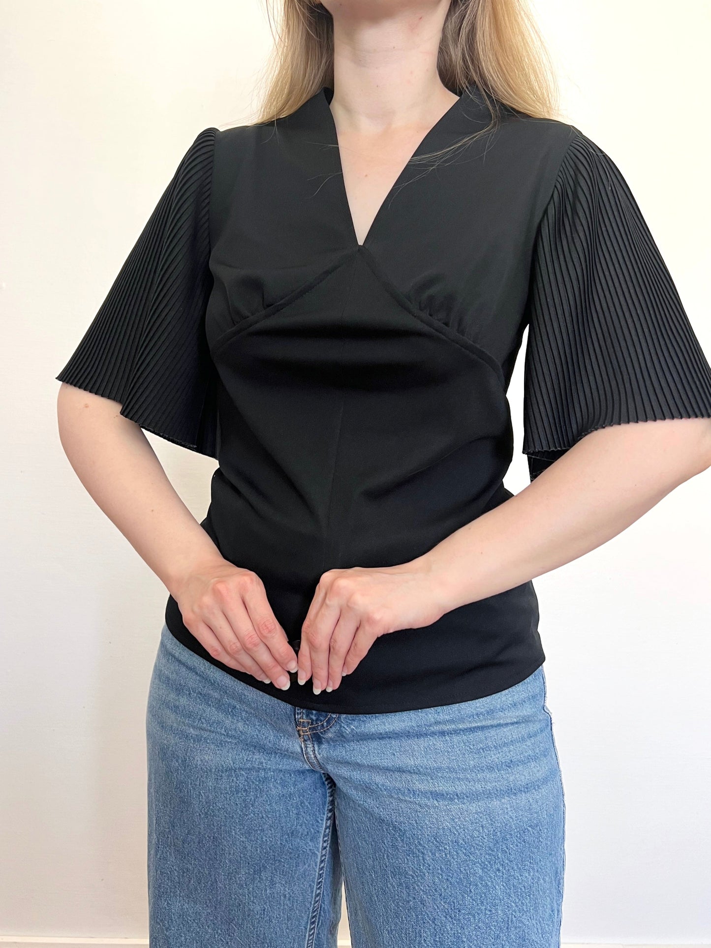 70s black flared sleeves t-shirt, Size S-M
