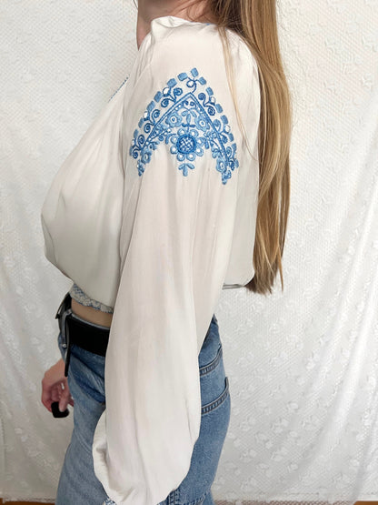 1930s Hungarian blue embroidery blouse, Size S