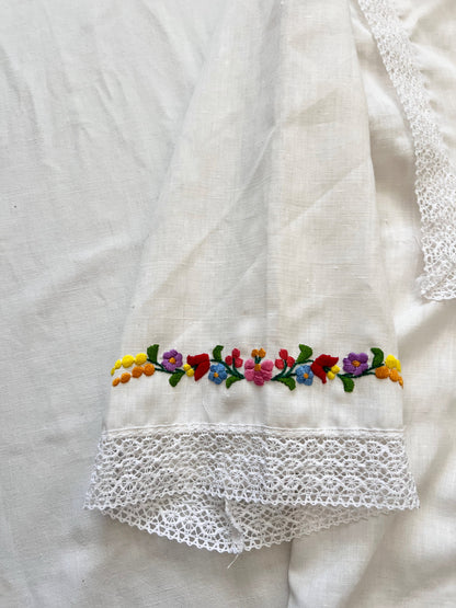 70s lace and floral blouse, Size XS-S