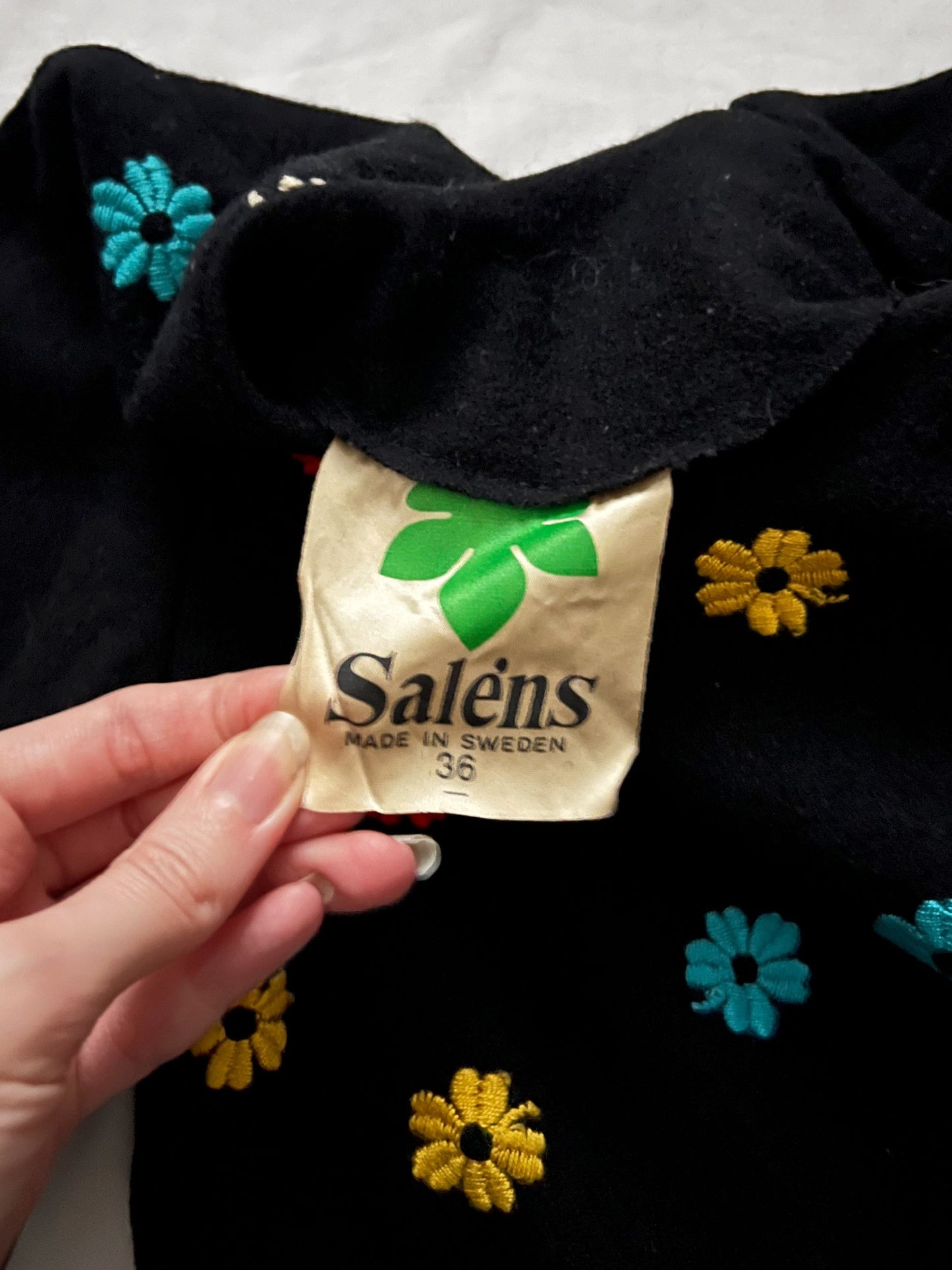 60s black and colorful flowers dress, Size XS