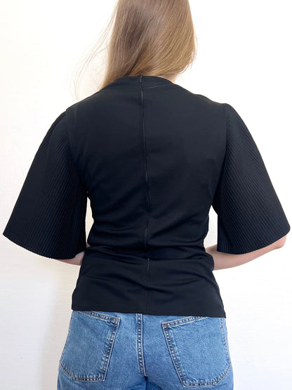 70s black flared sleeves t-shirt, Size S-M