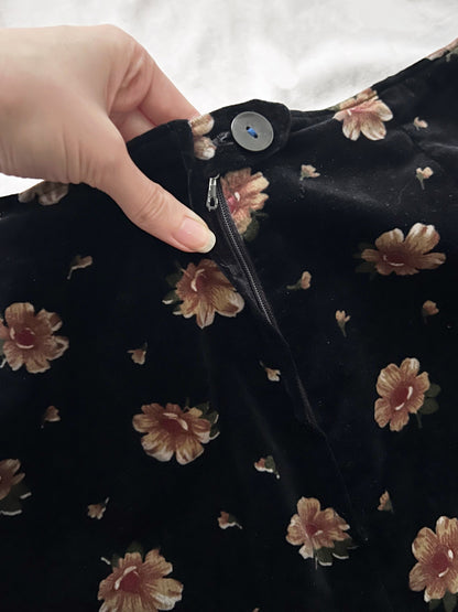 60s black velvet flower maxi skirt, Size M