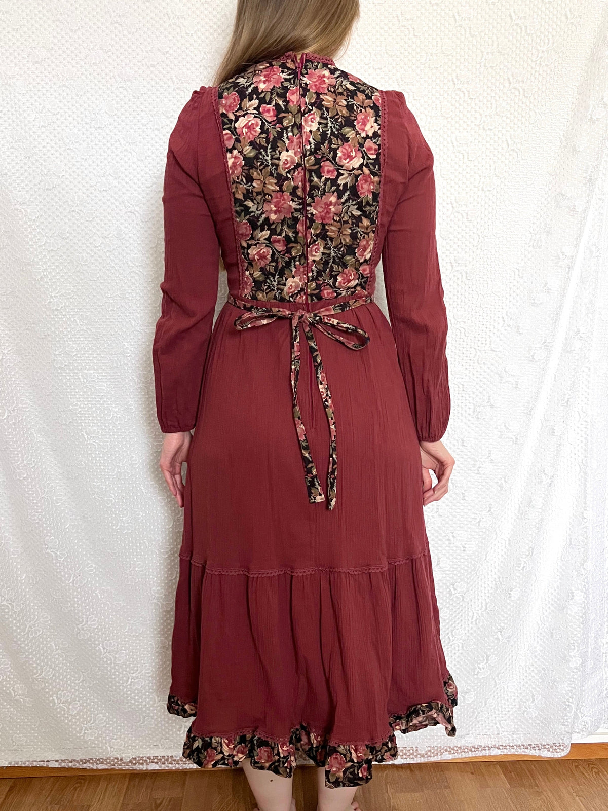 70s floral and burgandy dress, Size M