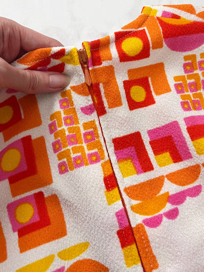 60s colorful shapes dress, Size M