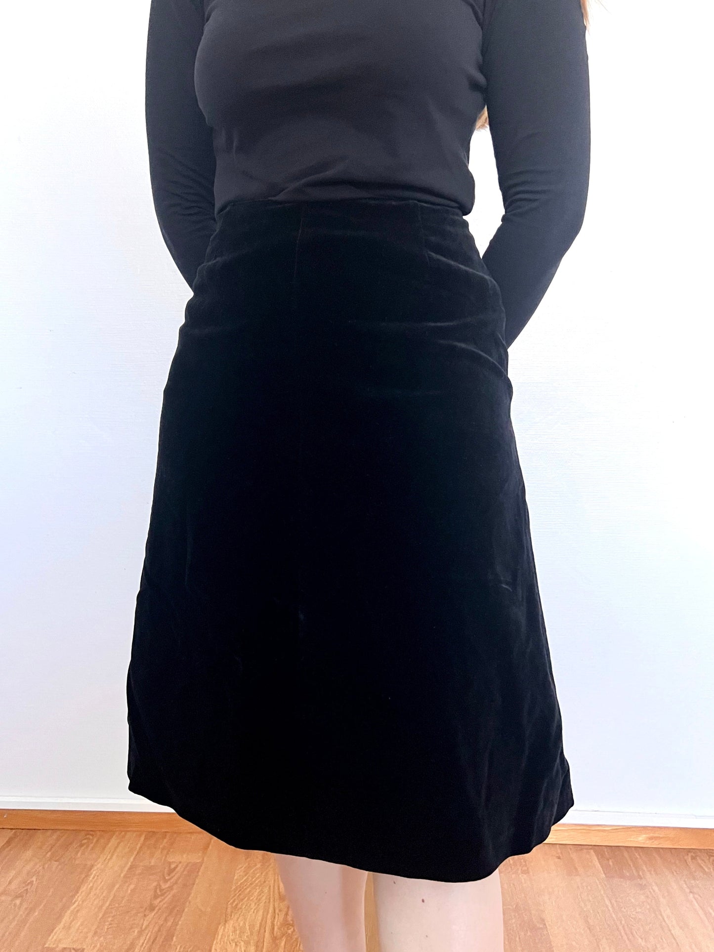 60s black velvet skirt, Size XS-S