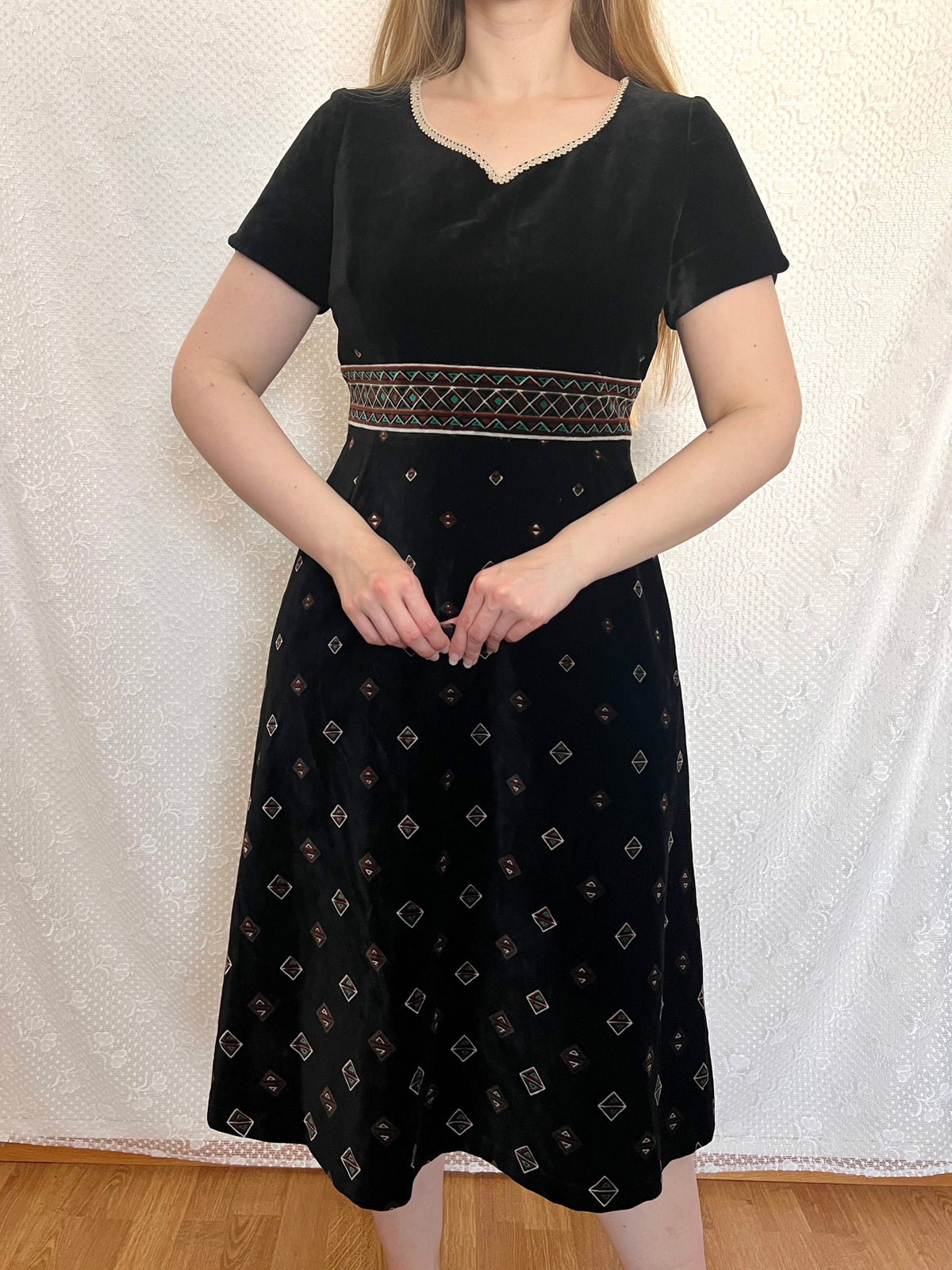70s black geometric pattern velvet dress, Size S