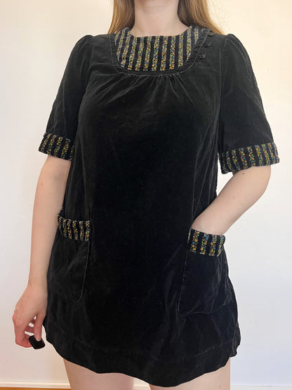 70s black velvet mini dress, Size M