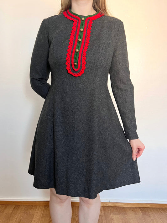 60s gray folk detail dress, Size M