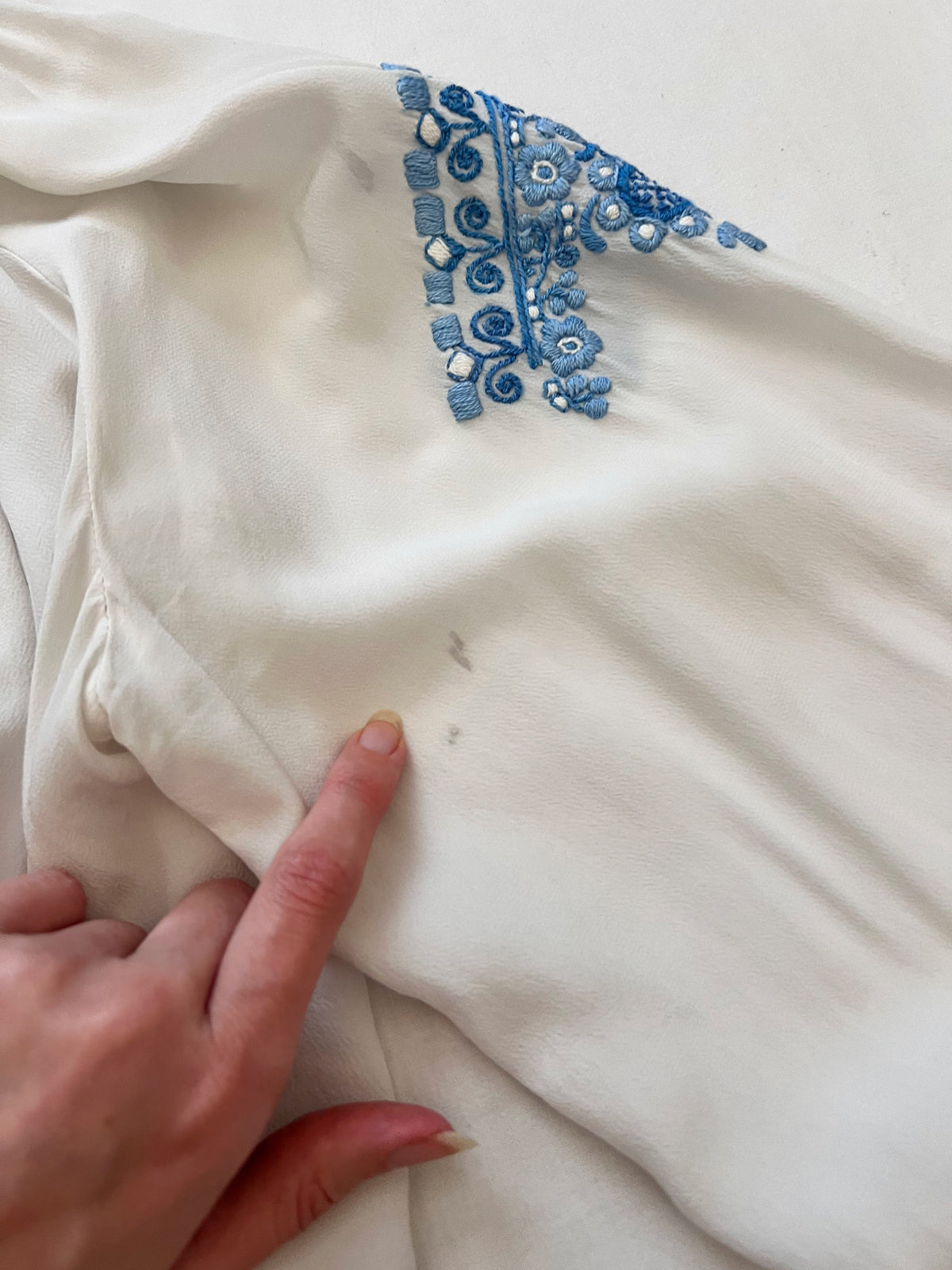 1930s Hungarian blue embroidery blouse, Size S
