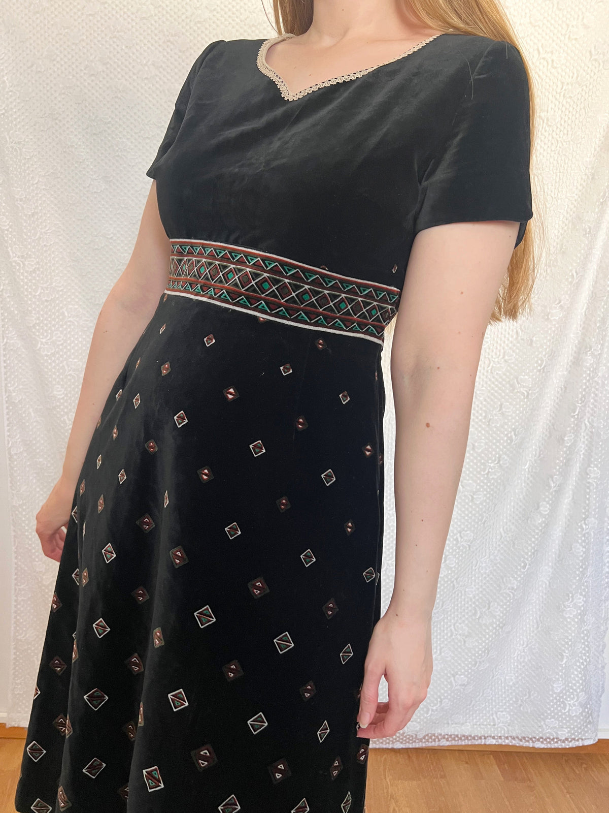 70s black geometric pattern velvet dress, Size S