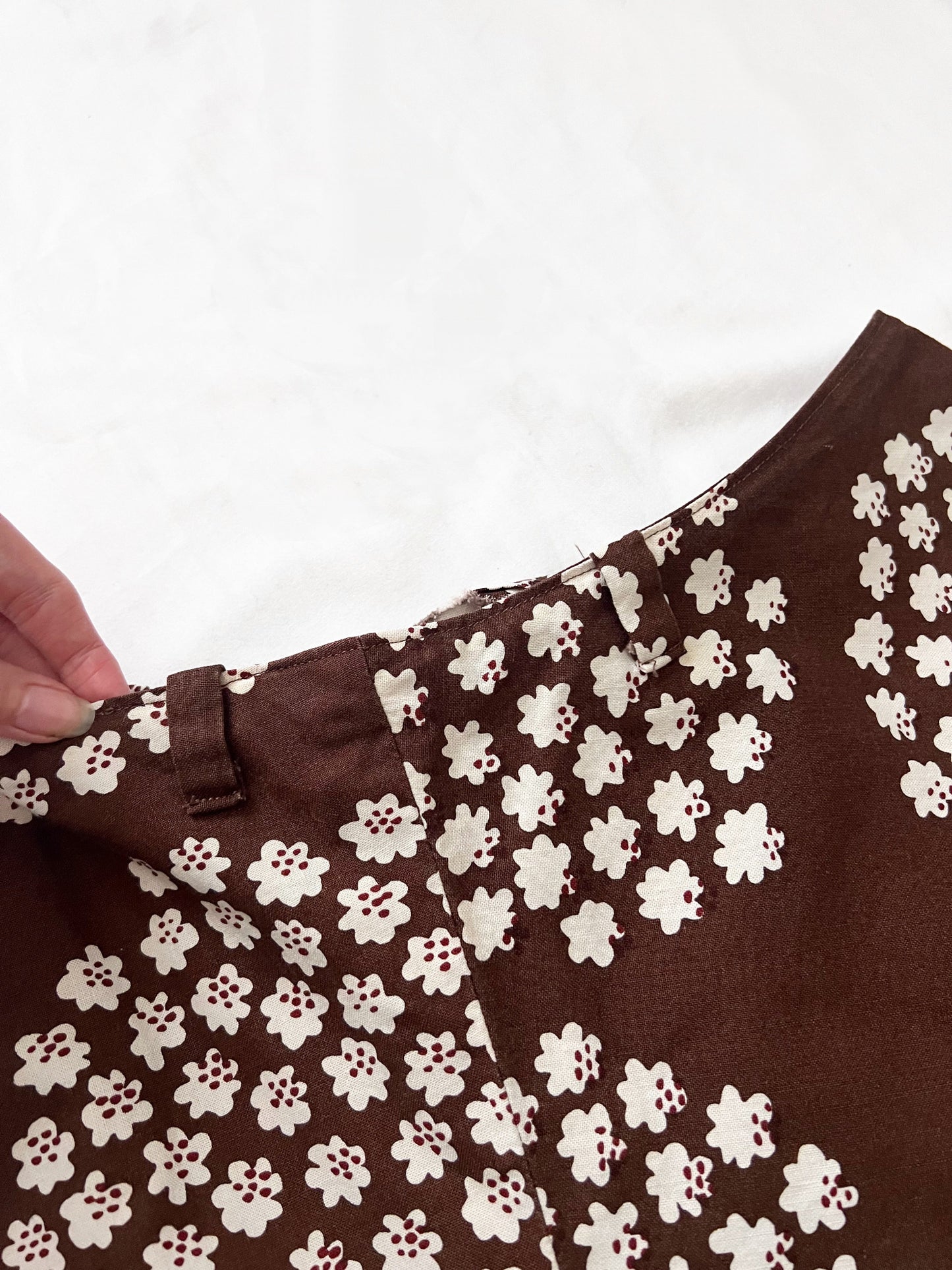 Brown and white flower skirt, Size XS