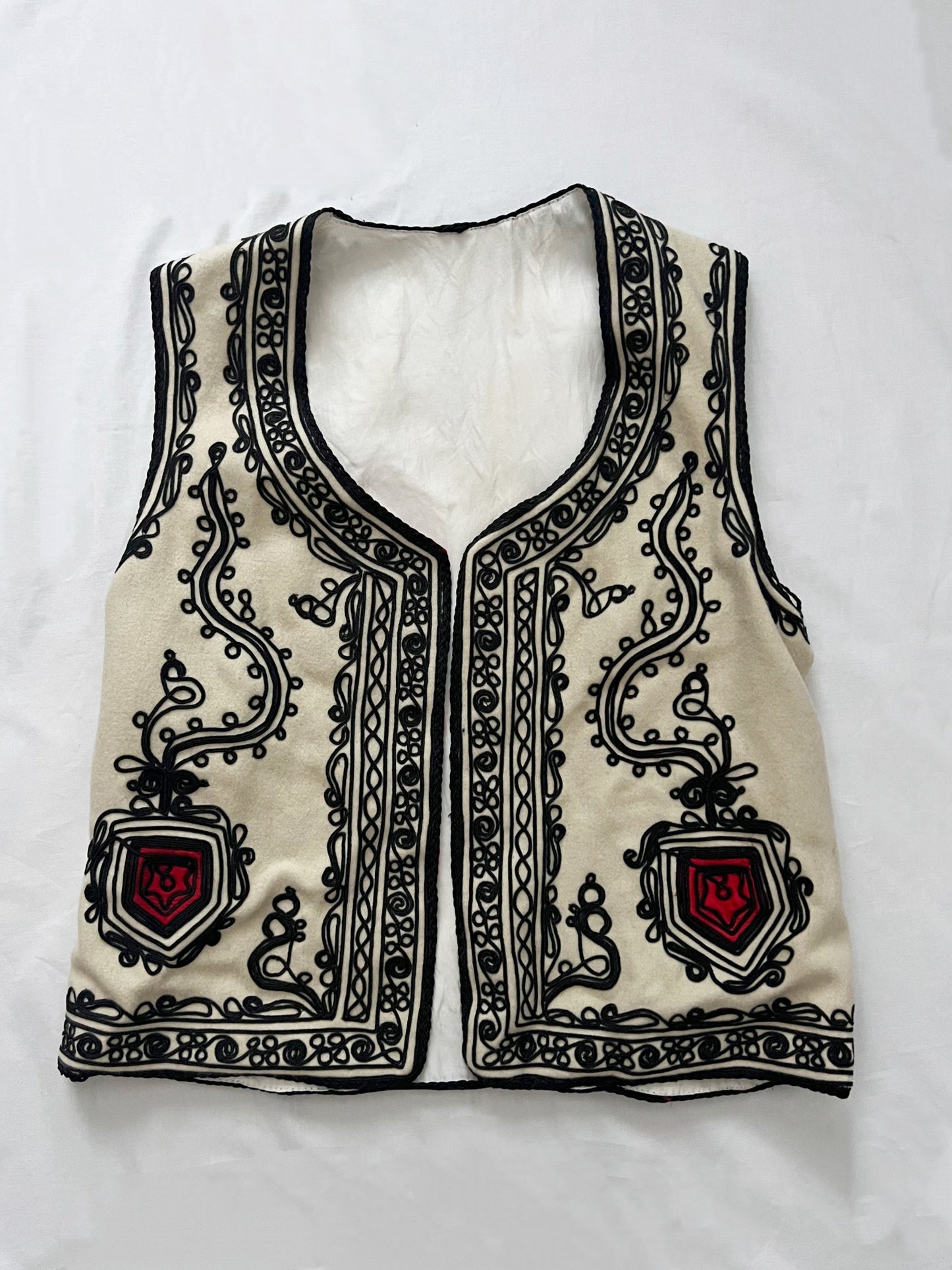50s/60s Romanian embroidered vest, Size M