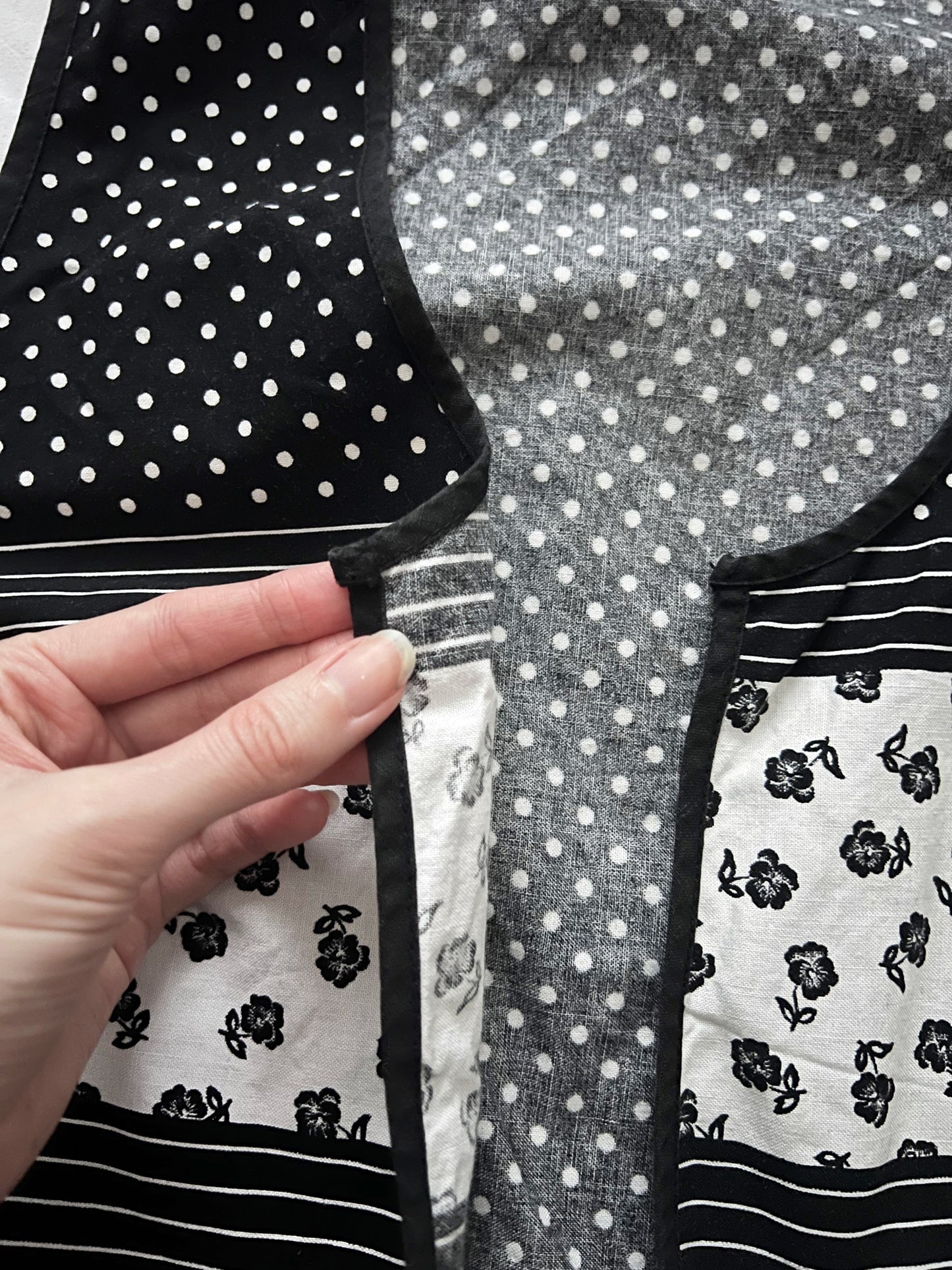 70s black and white vest, Size M-L