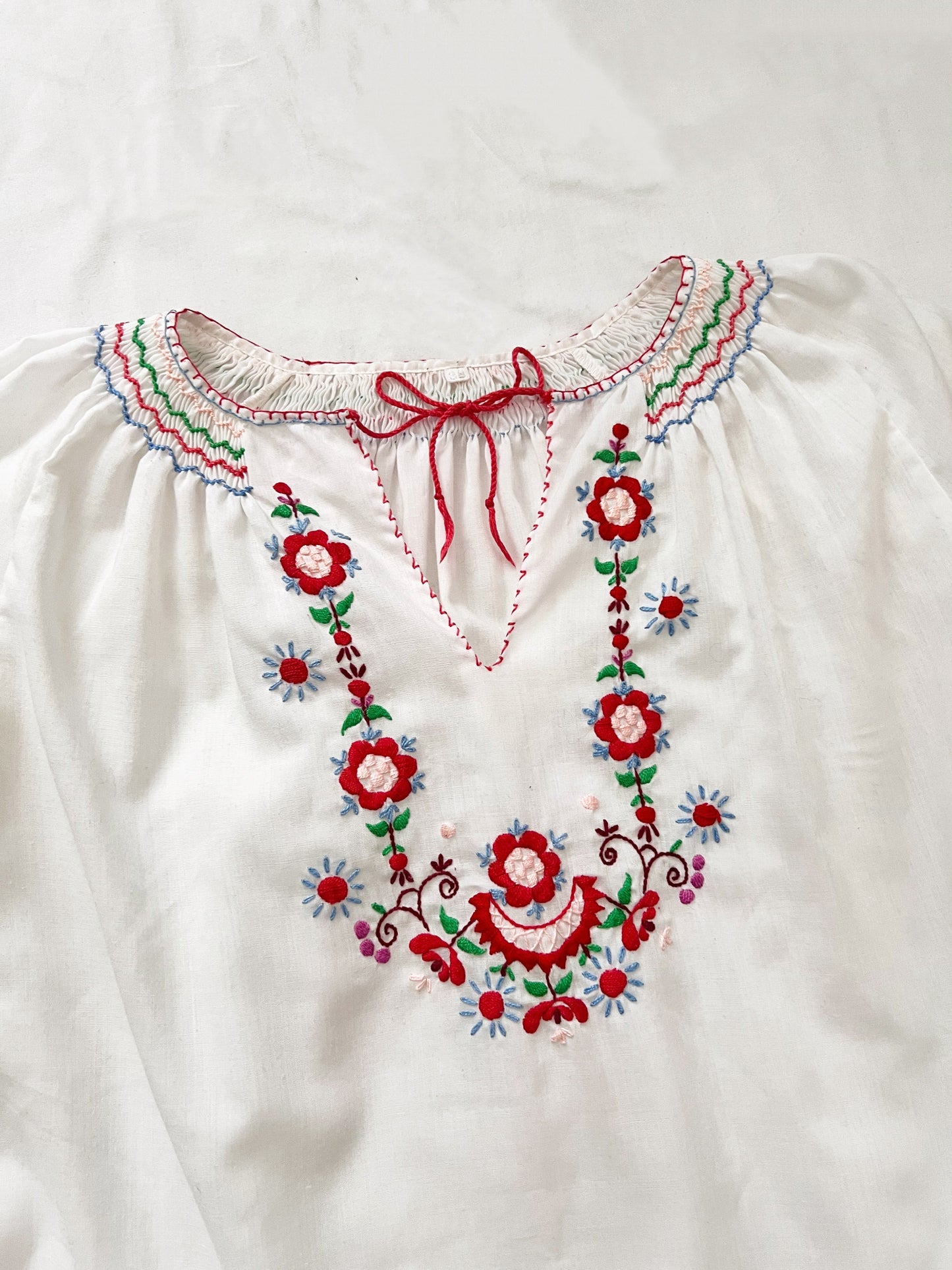 70s Hungarian floral embroidery blouse, Size M