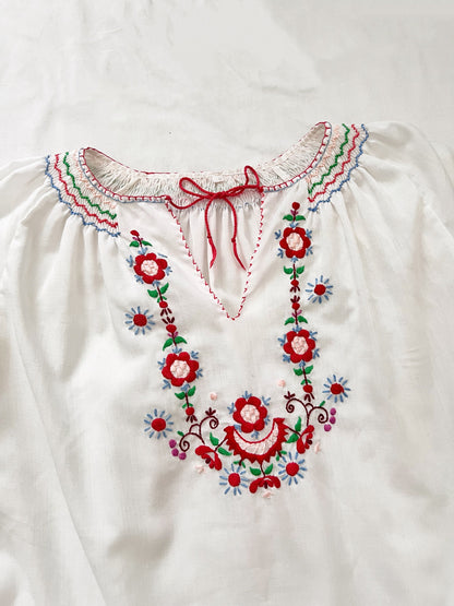 70s Hungarian floral embroidery blouse, Size M