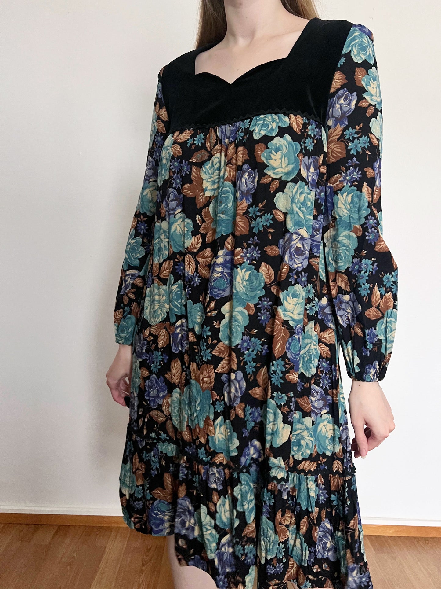 70s floral and black velvet dress, Size S