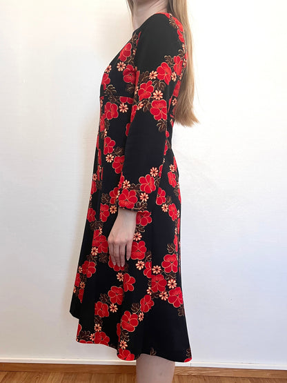 70s black and red flower dress, Size M