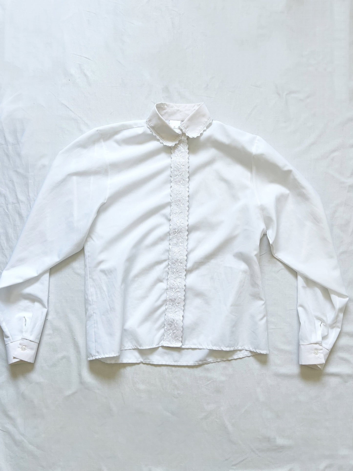 White embroidery shirt, Size S-M