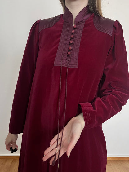 70s Edwardian revival burgundy velvet dress, Size M