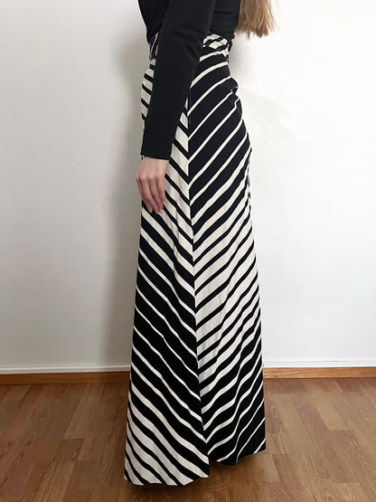 70s black and white striped skirt, Size XS-S