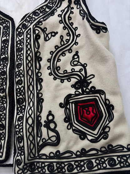 50s/60s Romanian embroidered vest, Size M
