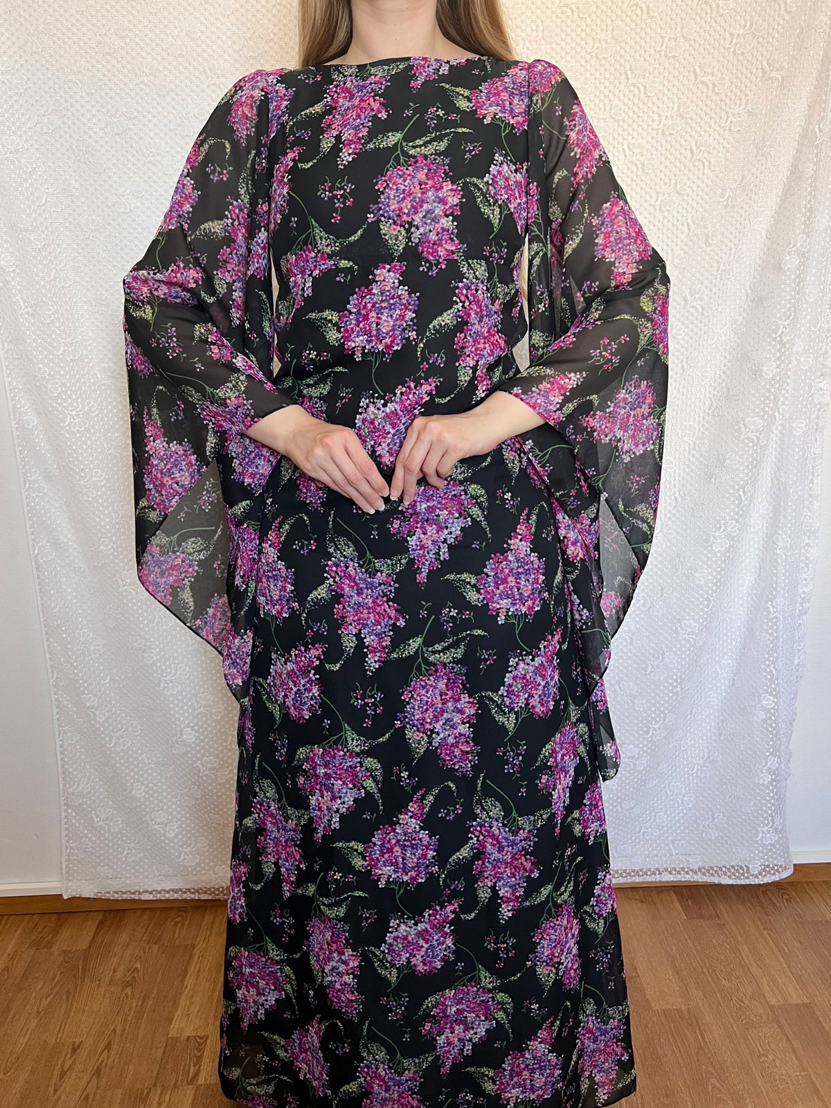 70s floral dramatic sleeves dress, Size XS