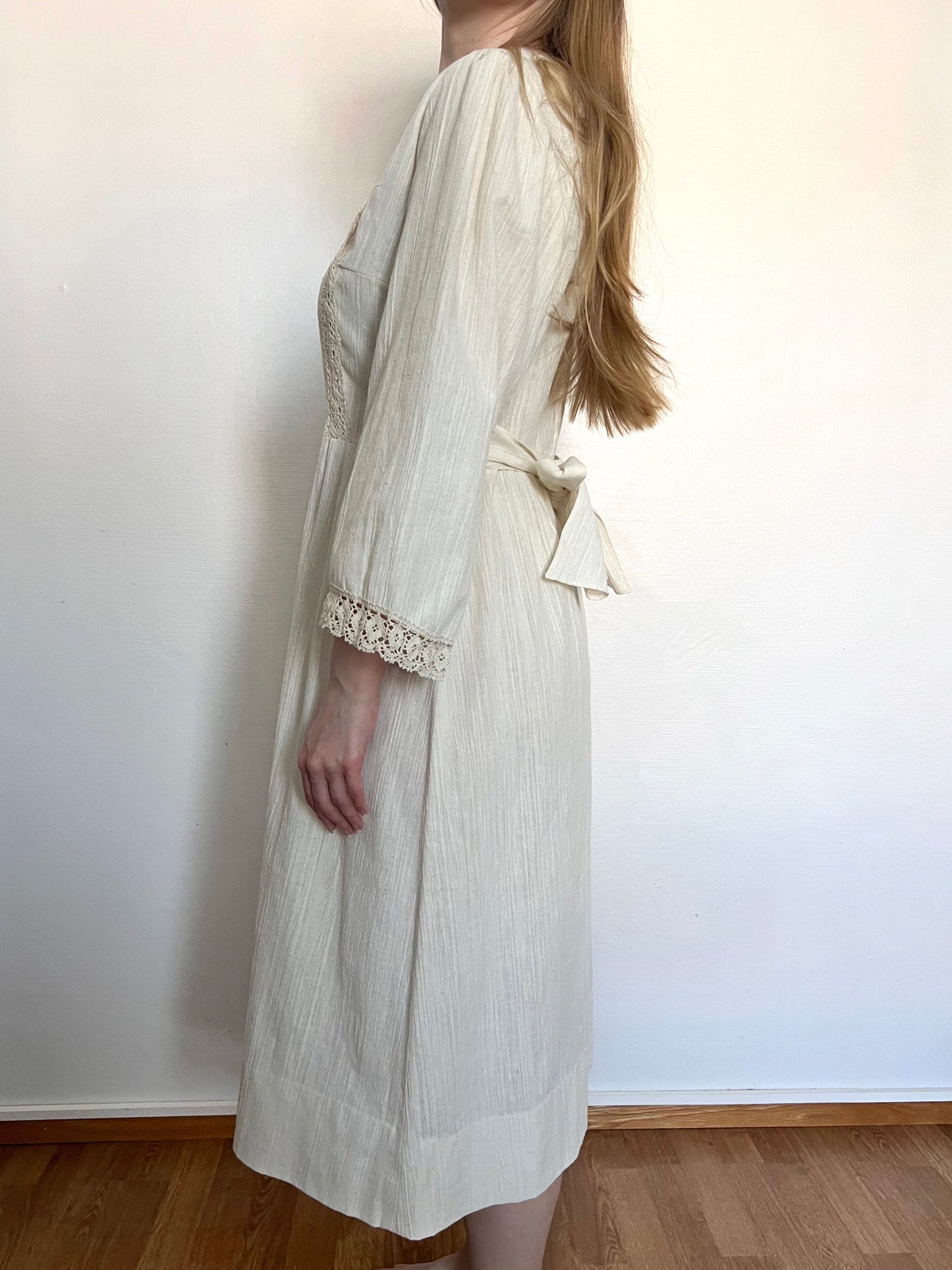 70s cream lace and flower dress, Size L