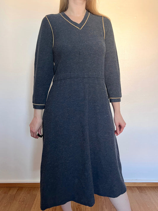 70s gray knit dress, Size S-M
