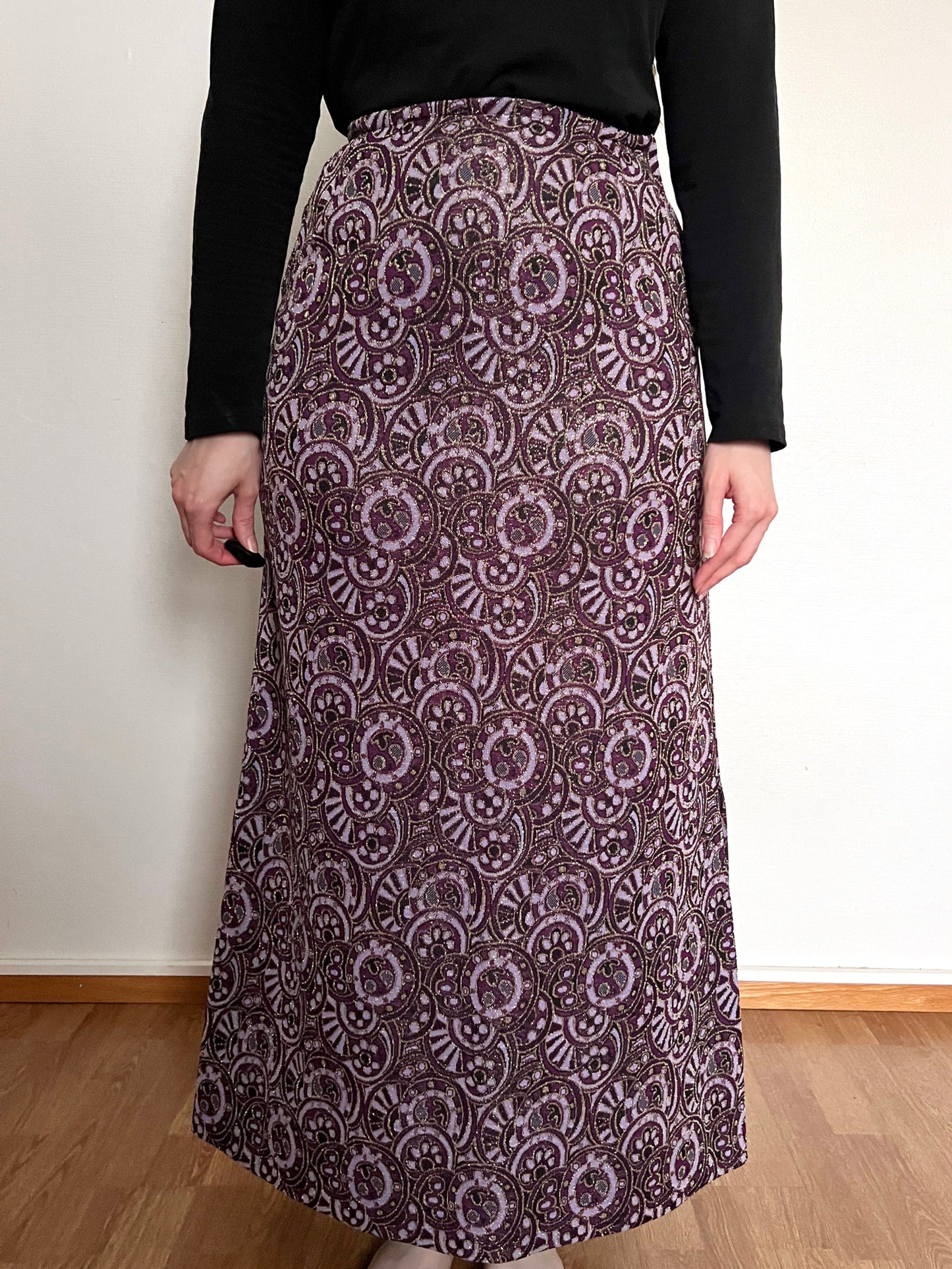 60s/70s purple and gold shimmery skirt, Size S