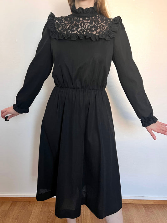 70s black prairie dress, Size M-L