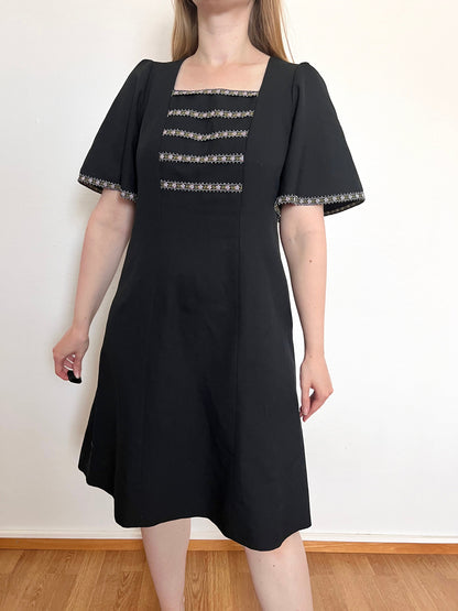 60s black flutter sleeves dress, Size M-L