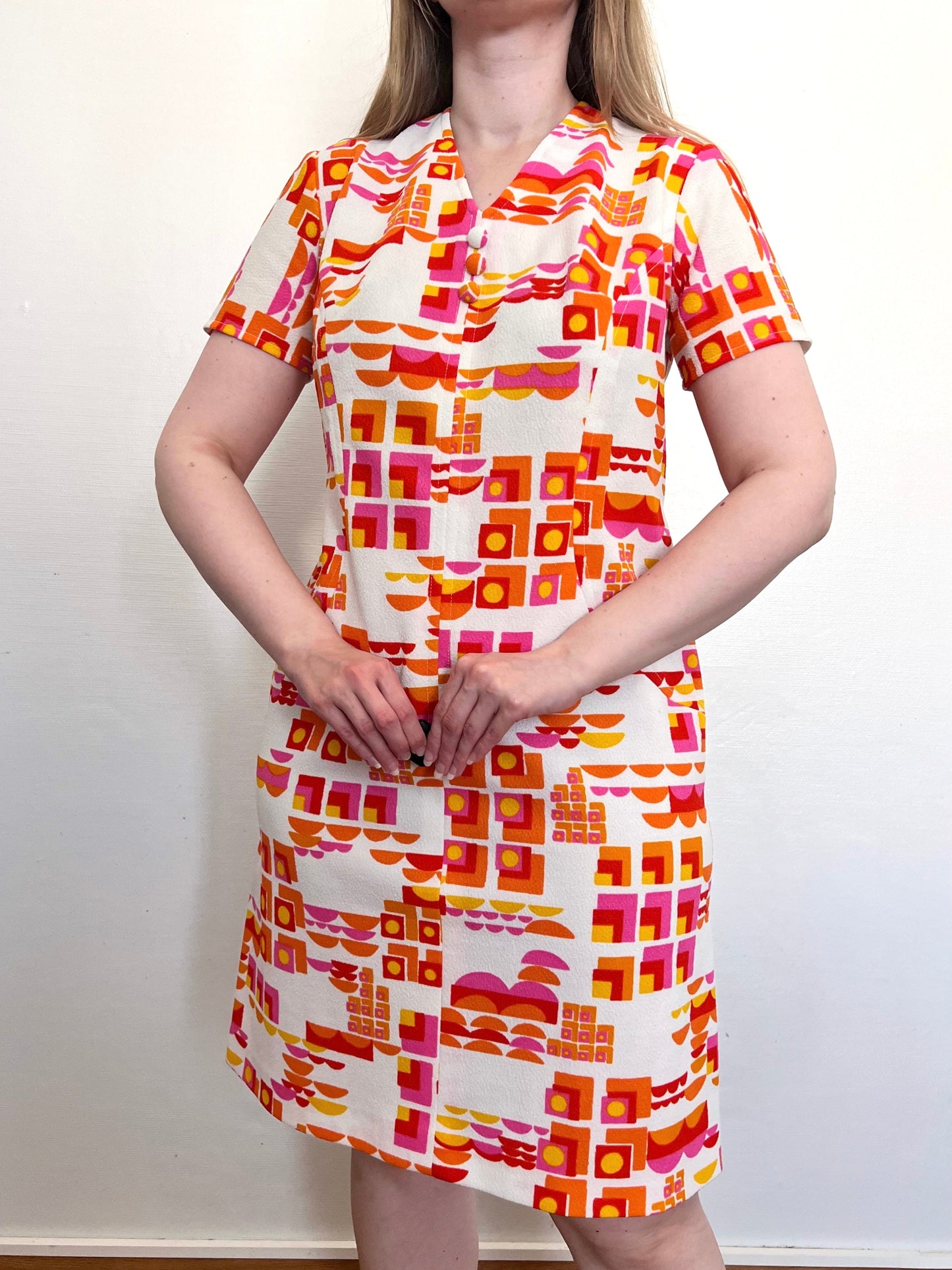 60s colorful shapes dress, Size M