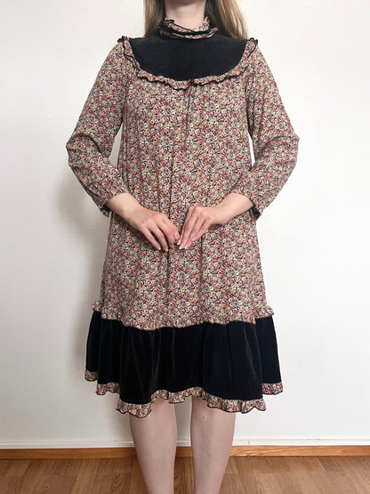 70s floral and black velvet dress, Size XS-M