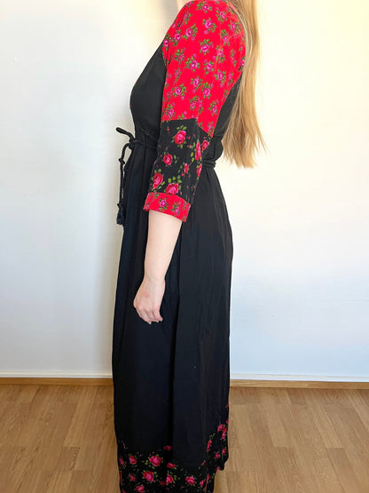 70s black and red flower dress, Size S