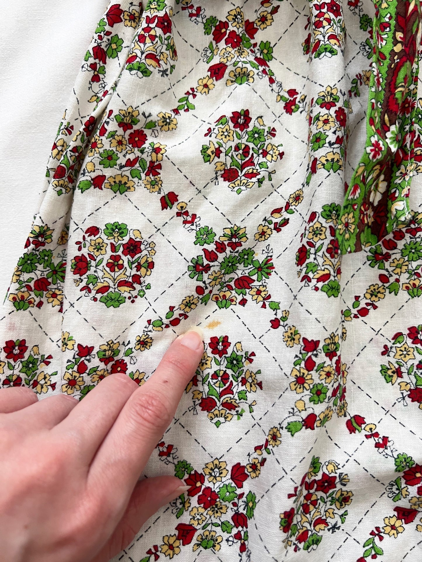 70s white flower pattern dress, Size XS