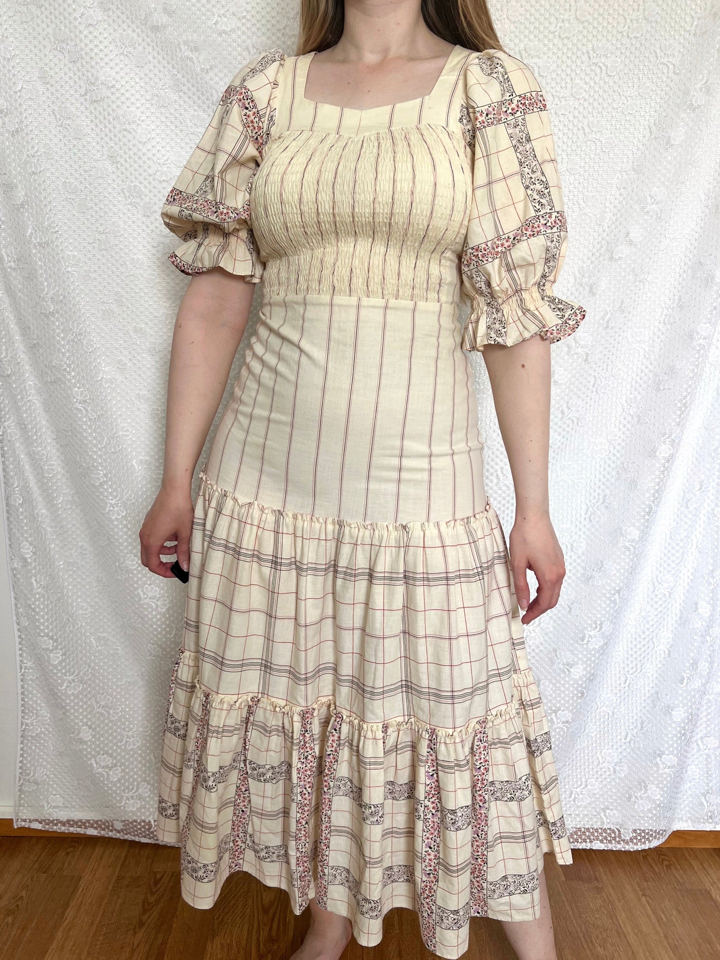70s cream romantic midi dress, Size XS-S