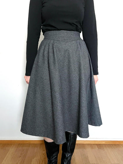 Gray striped skirt, Size XS