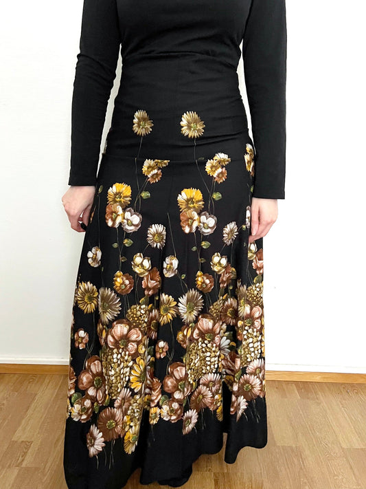 Maxi flower skirt, Size XS