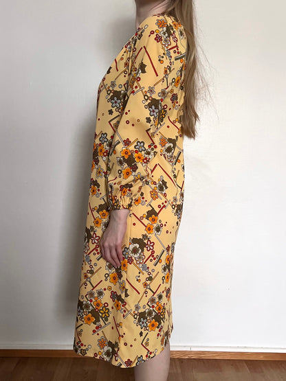 70s yellow flower dress, Size M-L
