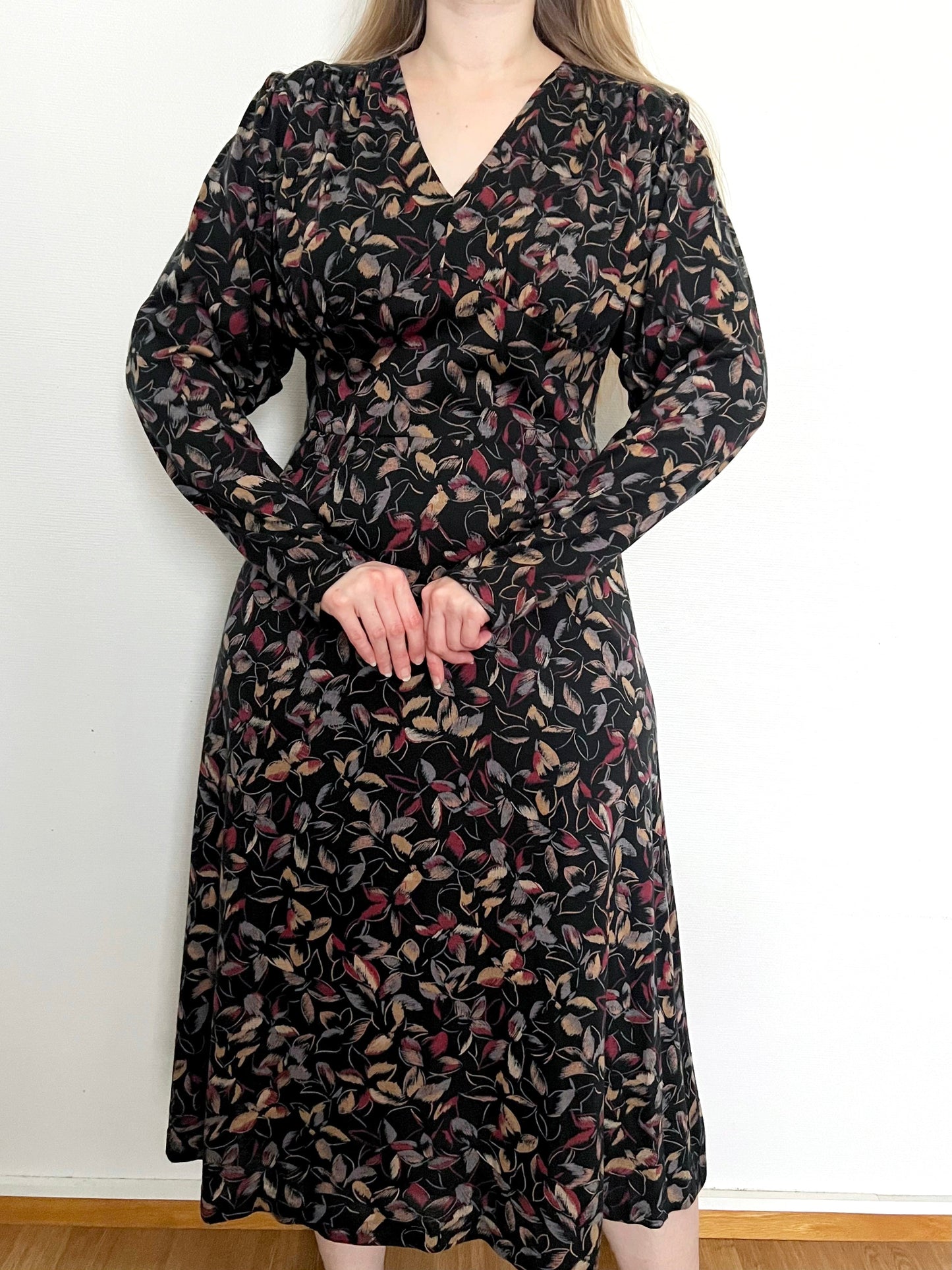 Dark flower maxi dress, Size S