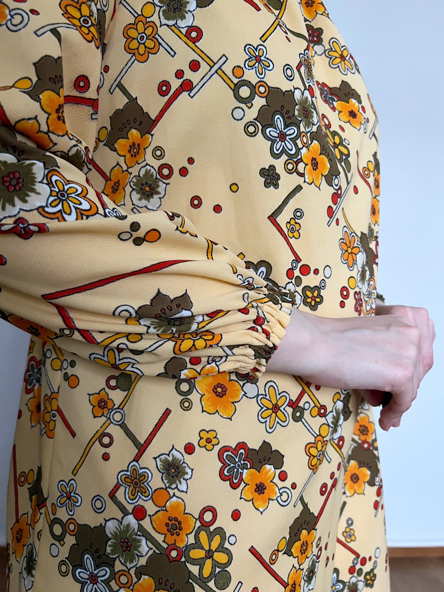 70s yellow flower dress, Size M-L
