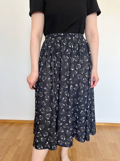 An vintage 80s midi skirt