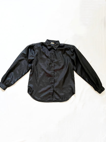 A black shirt