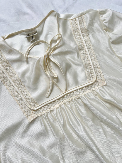 White nightgown, Size M