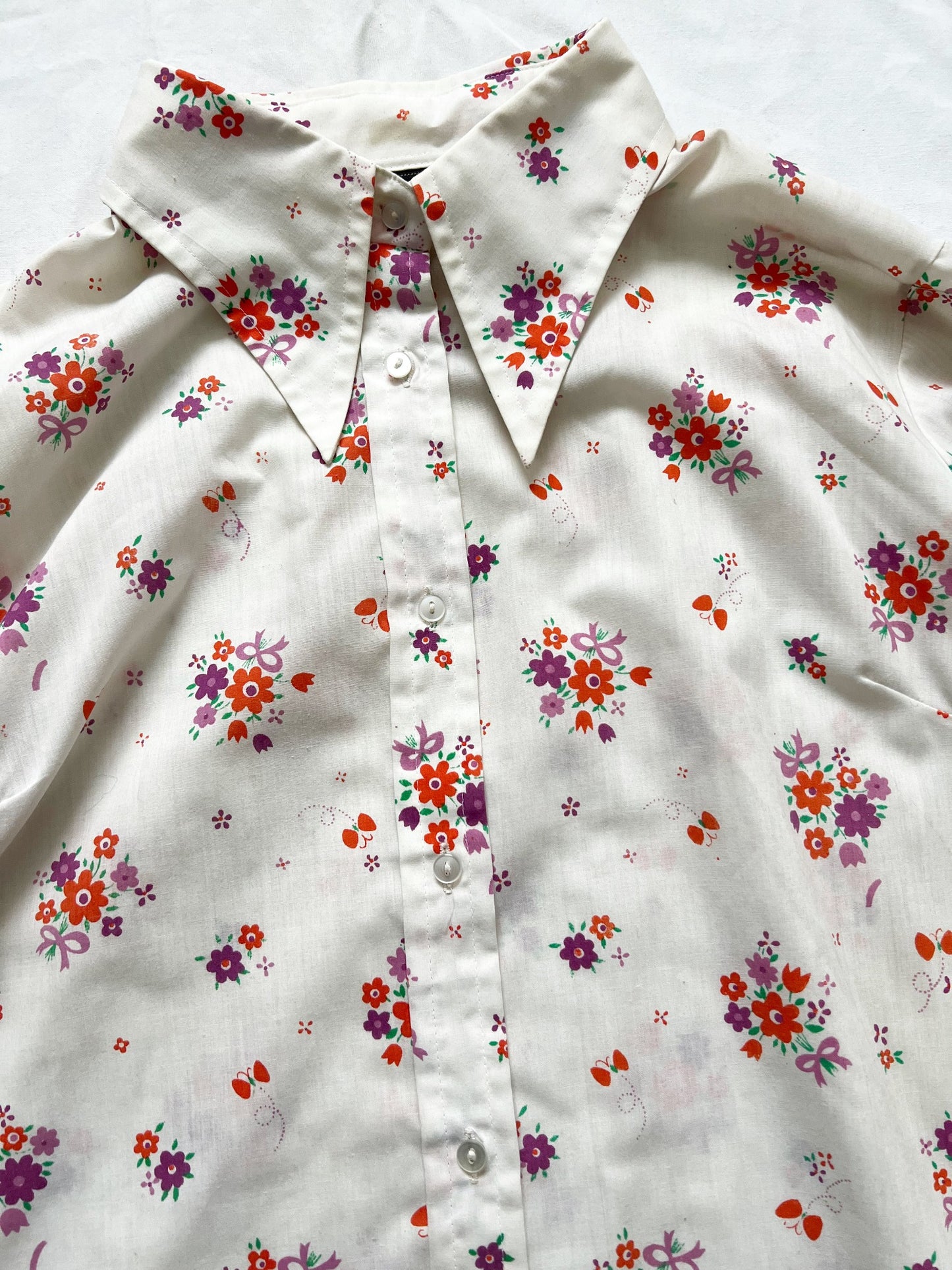 Vintage flower shirt, Size L