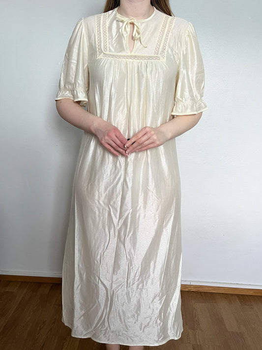 White nightgown, Size M