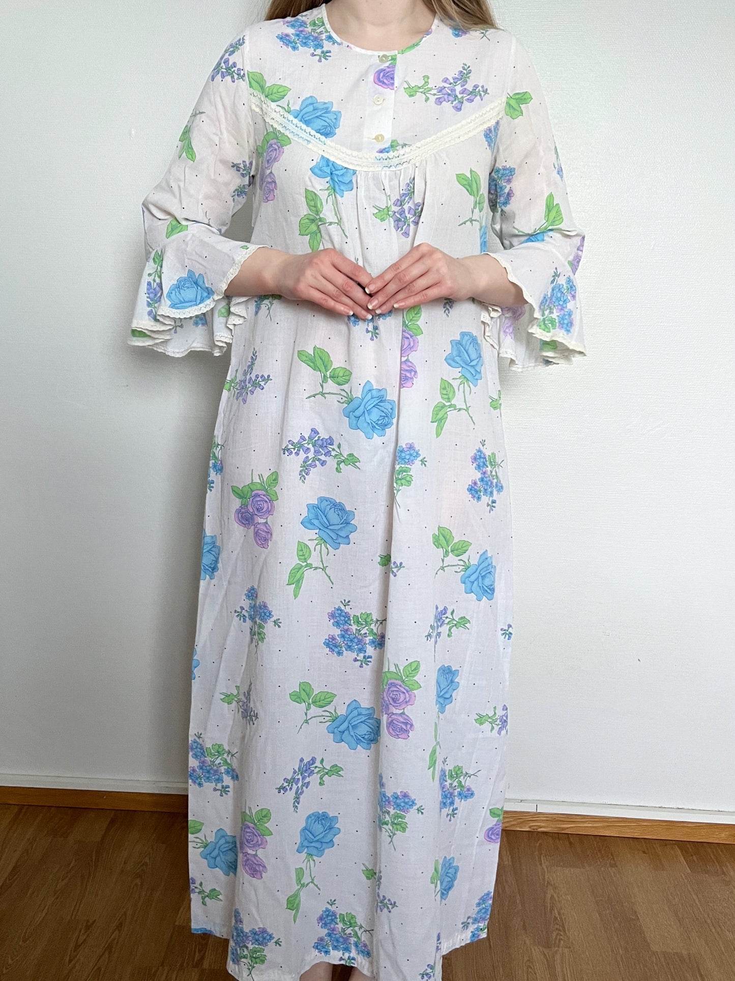 Flower nightgown, Size M