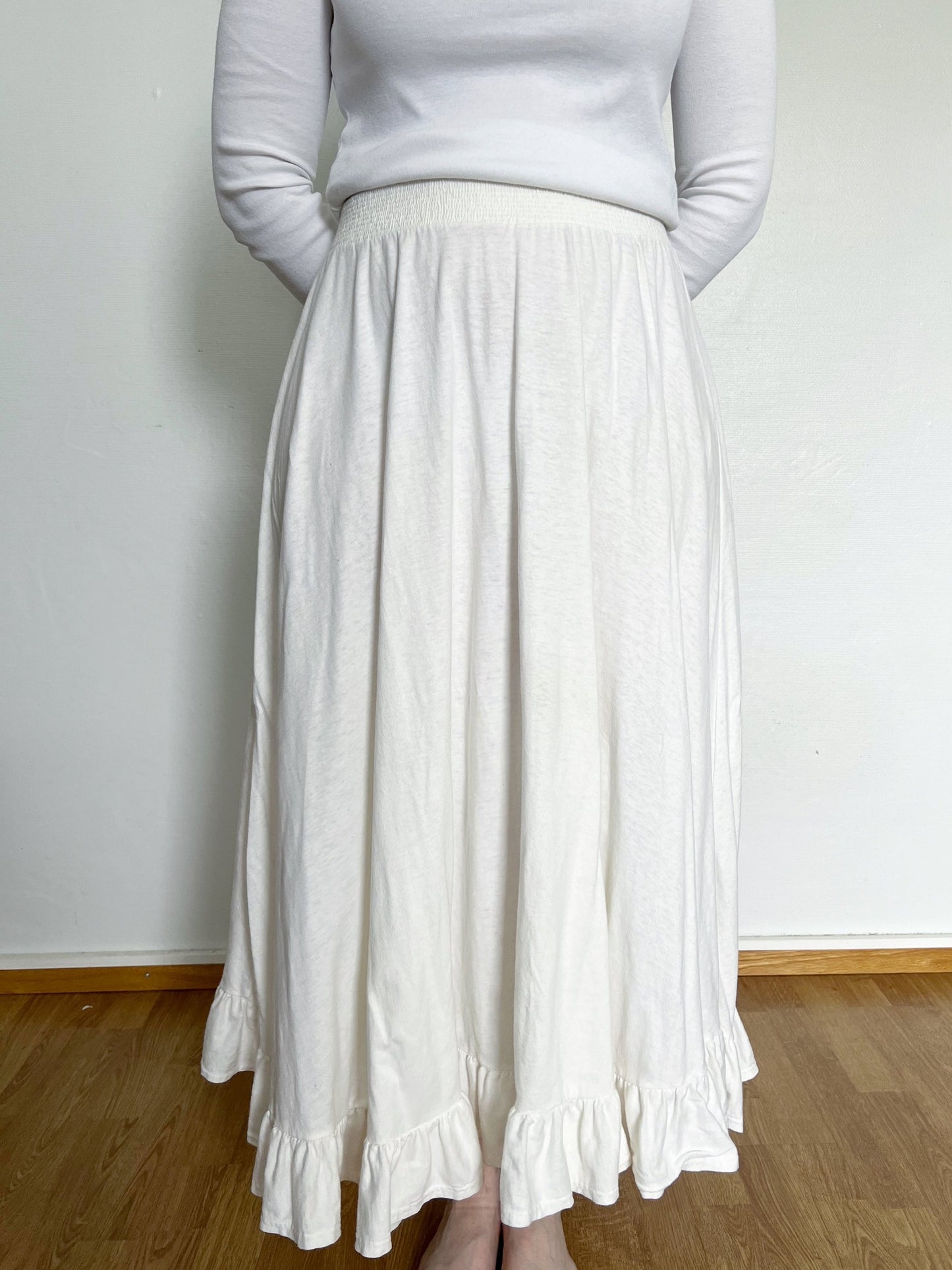 White vintage H&M skirt, Size M-XL