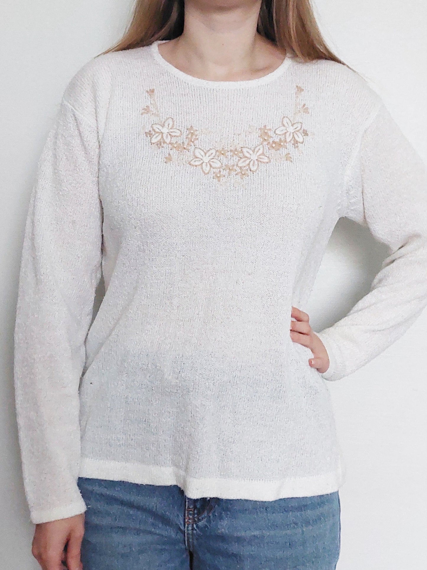 White flower sweater, Size S-M